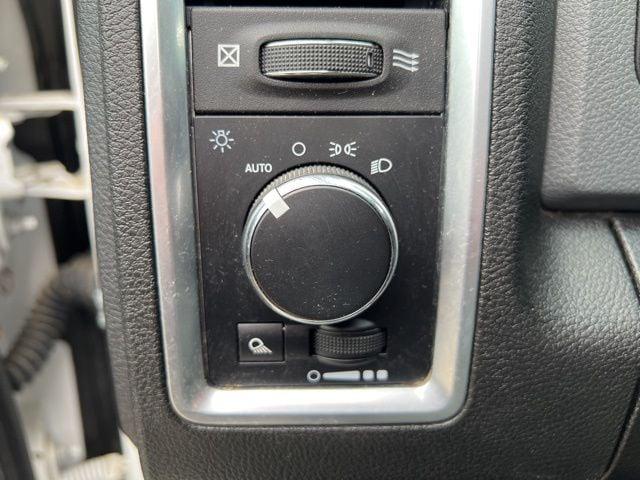 2019 Ram 1500 Classic SLT Crew Cab 4x4 6'4" Box