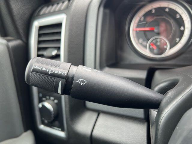2019 Ram 1500 Classic SLT Crew Cab 4x4 6'4" Box
