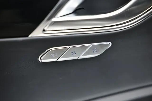 2025 Genesis GV80 2.5T Standard AWD