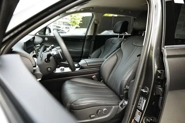 2025 Genesis GV80 2.5T Standard AWD