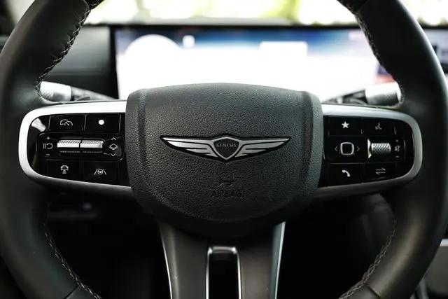 2025 Genesis GV80 2.5T Standard AWD