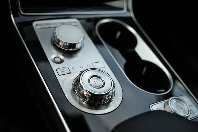 2025 Genesis GV80 2.5T Standard AWD