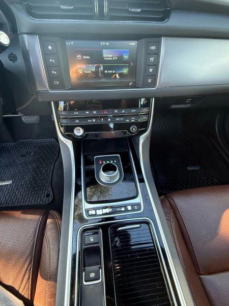 2016 Jaguar XF 35t R-Sport