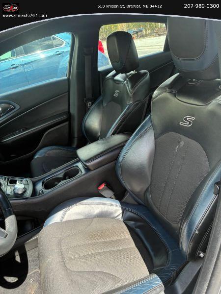 2015 Chrysler 200 S