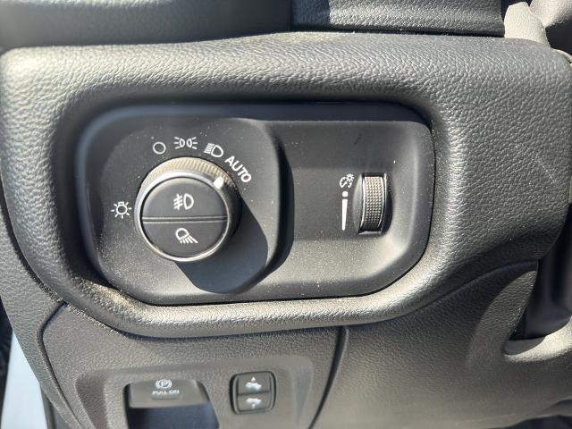 2022 Ram 1500 Big Horn Crew Cab 4x4 6'4" Box