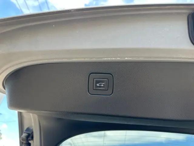 2025 Buick NV Preferred FWD