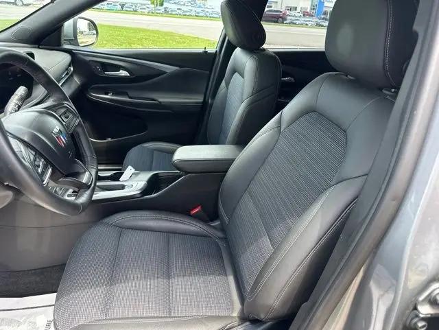 2025 Buick NV Preferred FWD