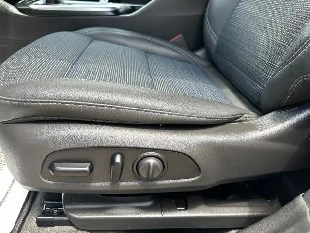 2025 Buick NV Preferred FWD