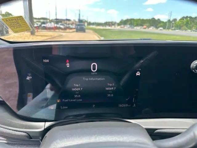 2025 Buick NV Preferred FWD