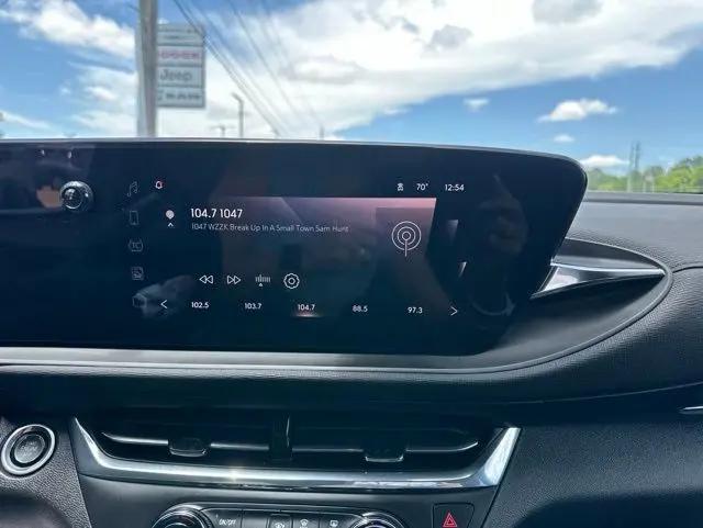 2025 Buick NV Preferred FWD
