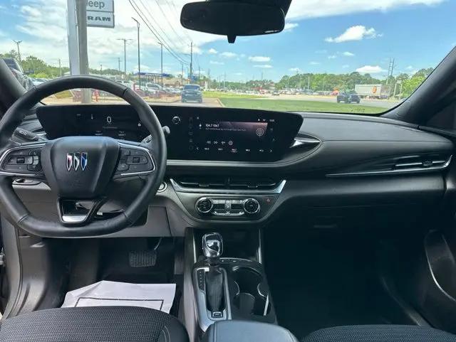 2025 Buick NV Preferred FWD