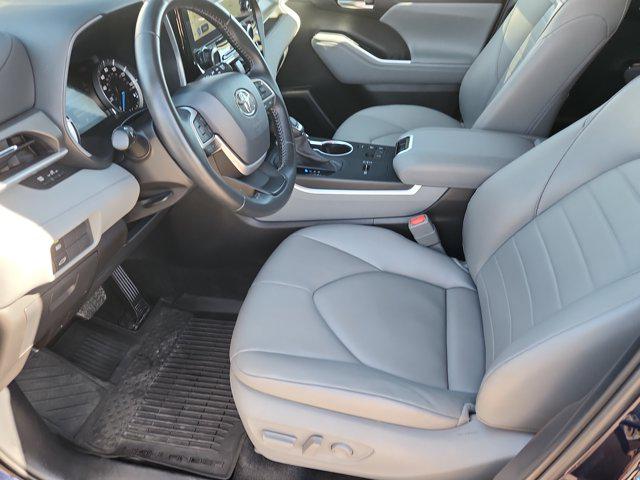 2025 Toyota Highlander Hybrid XLE