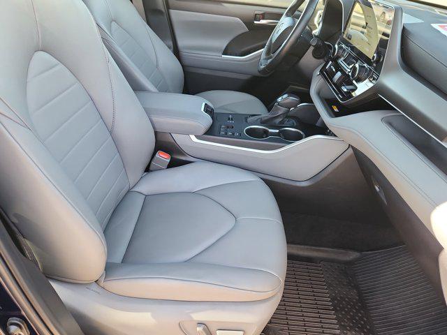 2025 Toyota Highlander Hybrid XLE