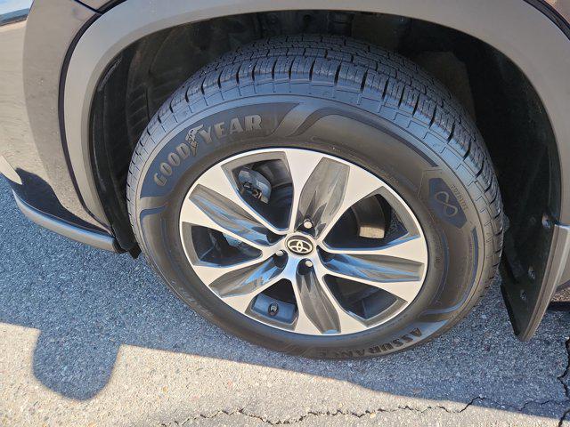 2025 Toyota Highlander Hybrid XLE