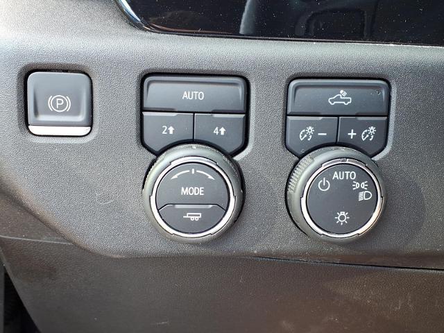 2022 Chevrolet Silverado 1500 4WD Crew Cab Short Bed LT with 2FL