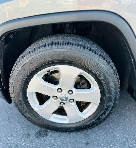 2012 Jeep Grand Cherokee Laredo
