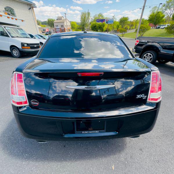 2012 Chrysler 300 S V6