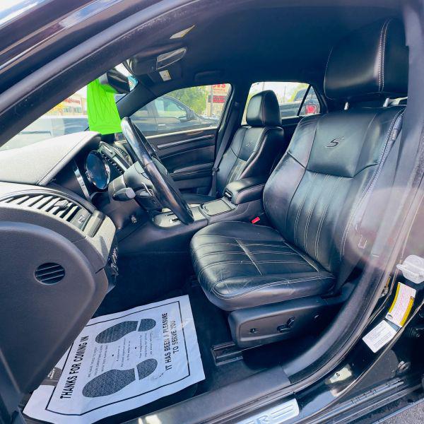2012 Chrysler 300 S V6