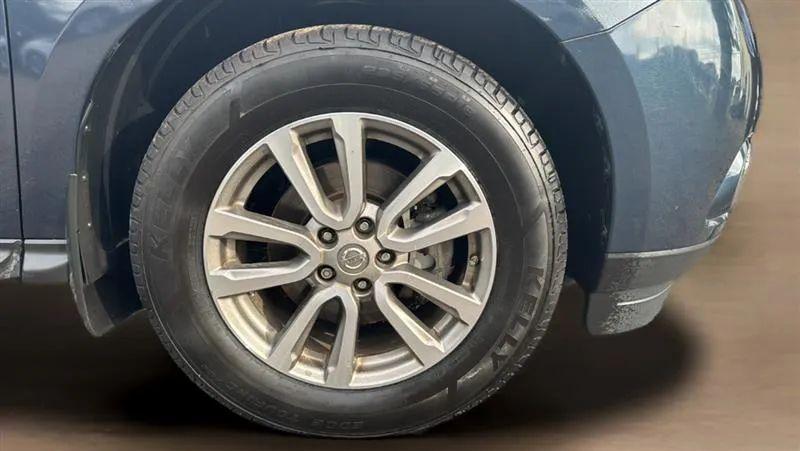 2015 Nissan Pathfinder SV