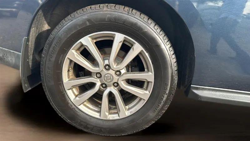 2015 Nissan Pathfinder SV