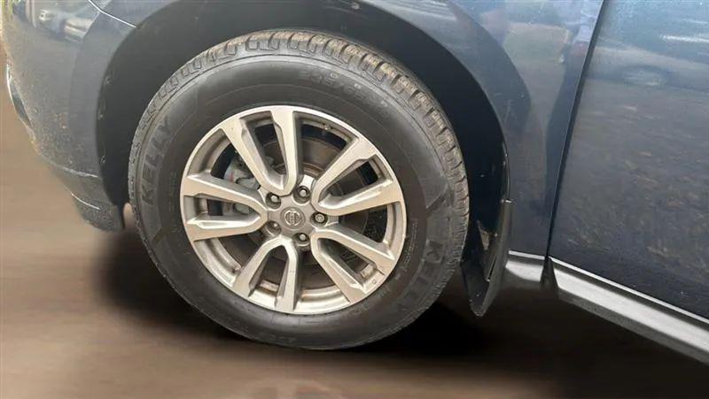 2015 Nissan Pathfinder SV