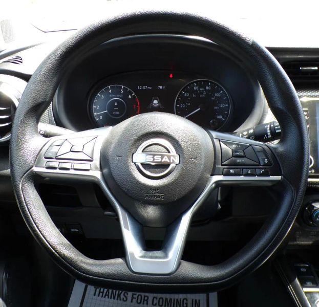 2022 Nissan Kicks SV Xtronic CVT