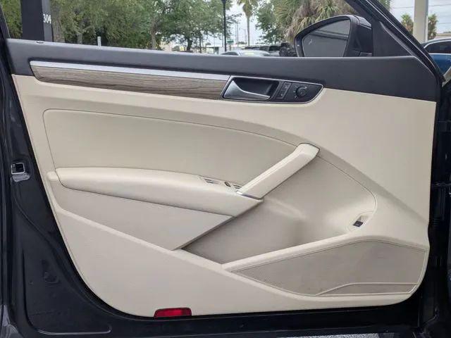2018 Volkswagen Passat 2.0T SE