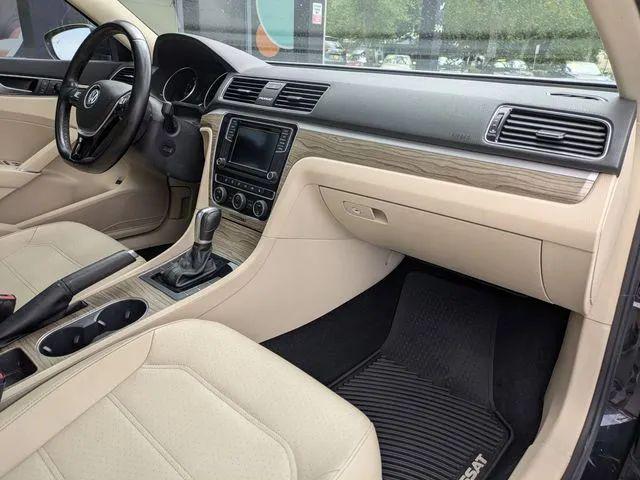 2018 Volkswagen Passat 2.0T SE
