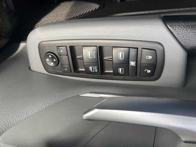 2021 Ram 1500 Big Horn Crew Cab 4x4 5'7" Box
