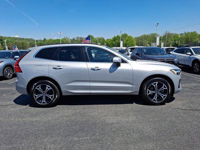 2022 Volvo XC60 B5 Momentum