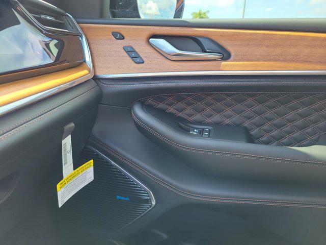 2026 Jeep Grand Cherokee Summit 4x4