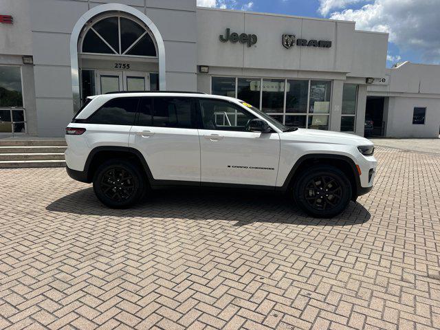2024 Jeep Grand Cherokee Altitude 4x2