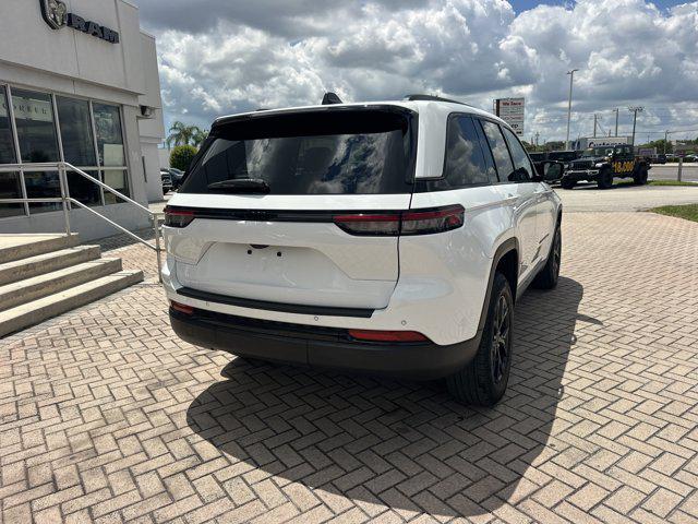 2024 Jeep Grand Cherokee Altitude 4x2