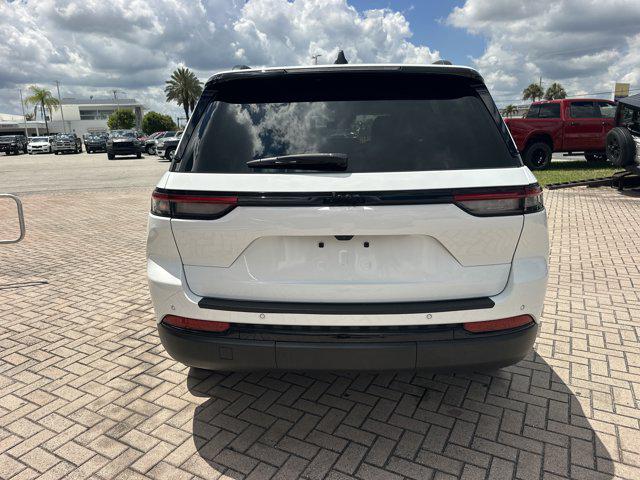 2024 Jeep Grand Cherokee Altitude 4x2