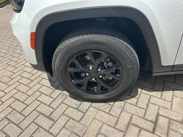 2024 Jeep Grand Cherokee Altitude 4x2