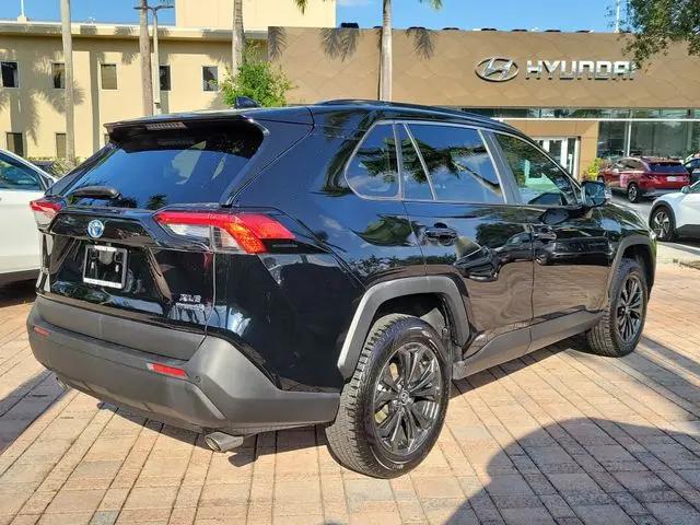 2022 Toyota RAV4 Hybrid XLE Premium