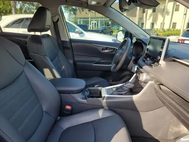 2022 Toyota RAV4 Hybrid XLE Premium