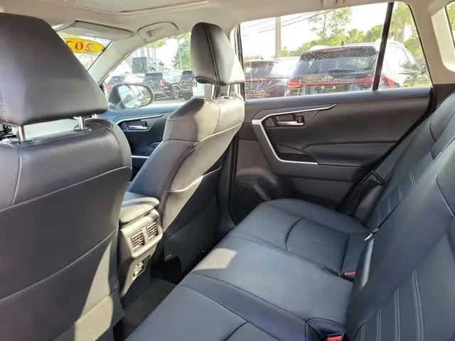 2022 Toyota RAV4 Hybrid XLE Premium