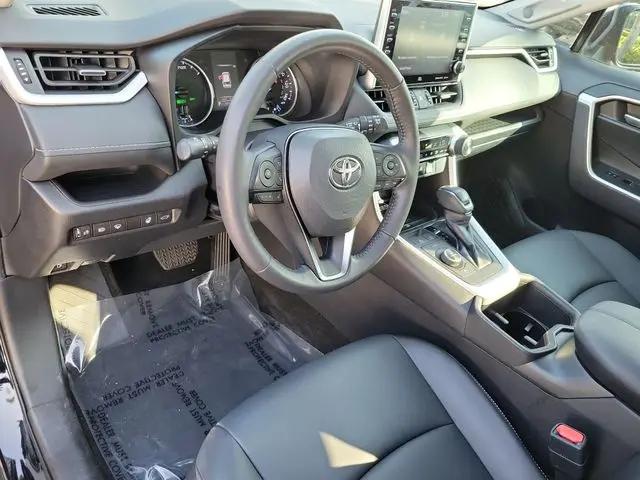 2022 Toyota RAV4 Hybrid XLE Premium