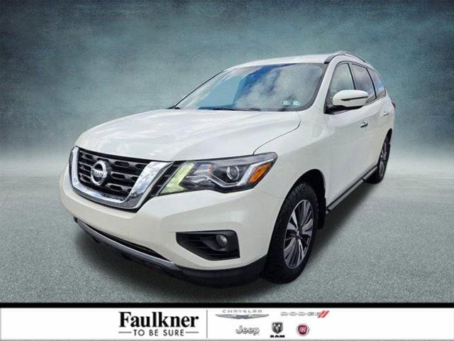 2017 Nissan Pathfinder SV