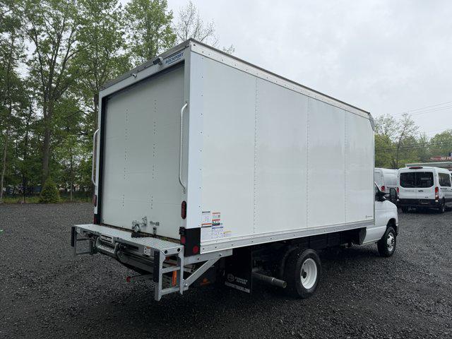 2027 Ford E-Series Cutaway Box Dry Freight