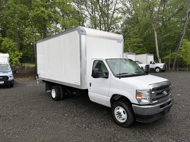 2027 Ford E-Series Cutaway Box Dry Freight