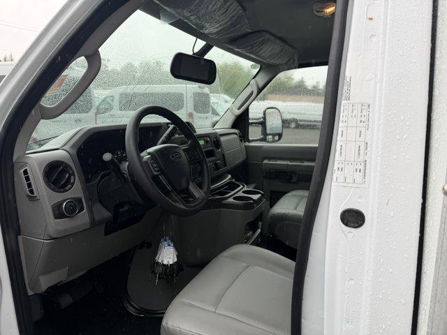 2027 Ford E-Series Cutaway Box Dry Freight