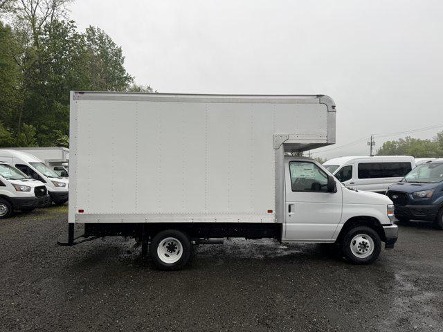 2027 Ford E-Series Cutaway E-350 DRW 158" WB