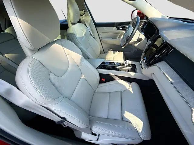 2018 Volvo XC60 T8 Inscription