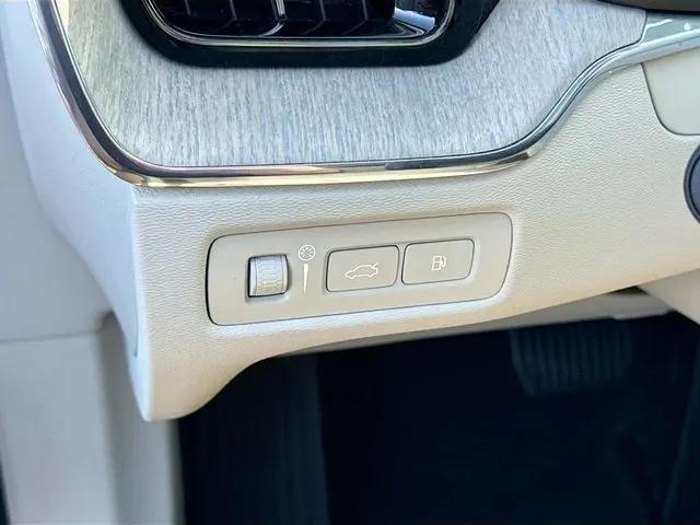 2018 Volvo XC60 T8 Inscription