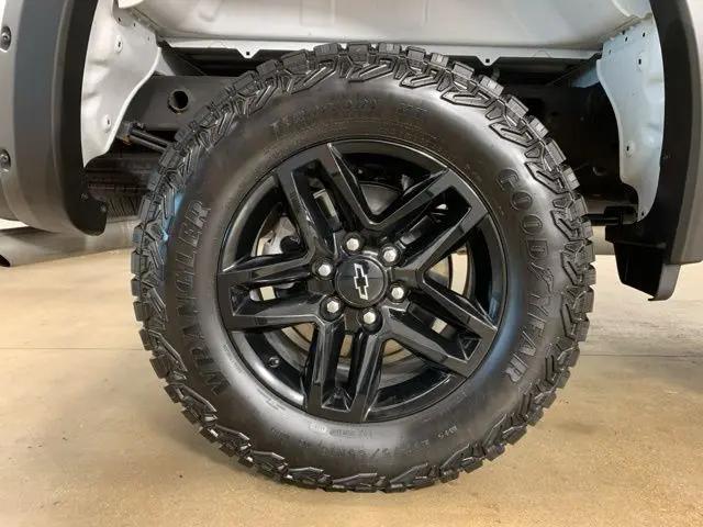 2025 Chevrolet Silverado 1500 4WD Crew Cab Short Bed Custom Trail Boss