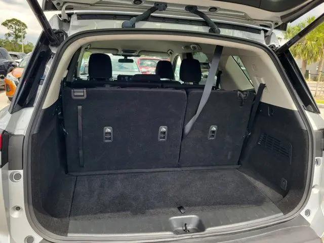 2025 Nissan Pathfinder SV FWD
