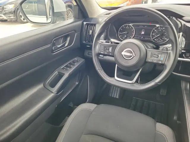 2025 Nissan Pathfinder SV FWD