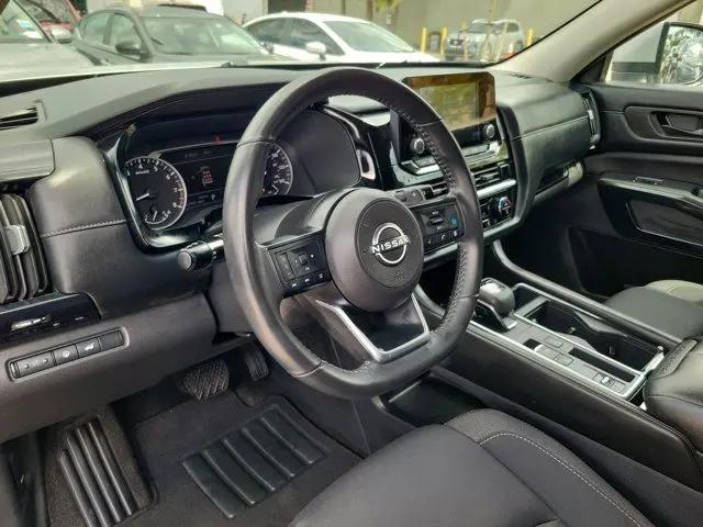 2025 Nissan Pathfinder SV FWD